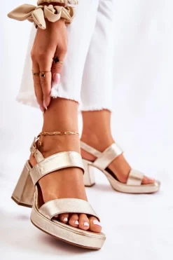 Sale Maciejka Modne Skórzane Sandały Na Obcasie 05522-25 Złote