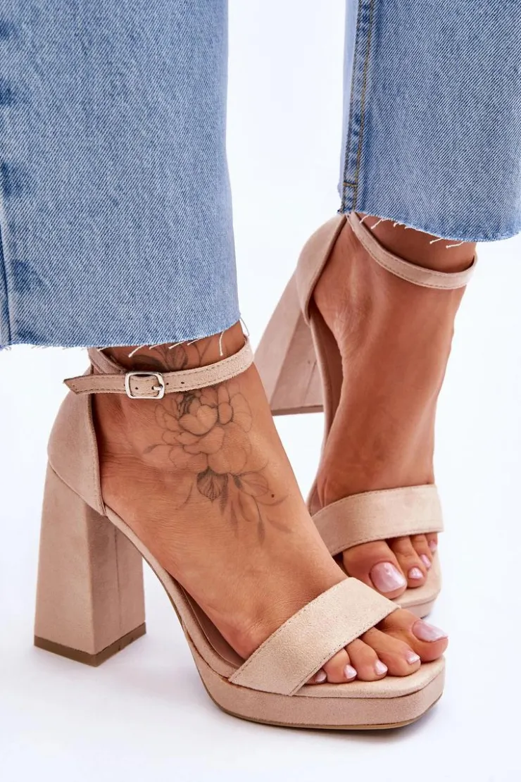 Outlet Boto Modne Zamszowe Sandałki Na Kwadratowym Obcasie Beżowe Merila Beżowy