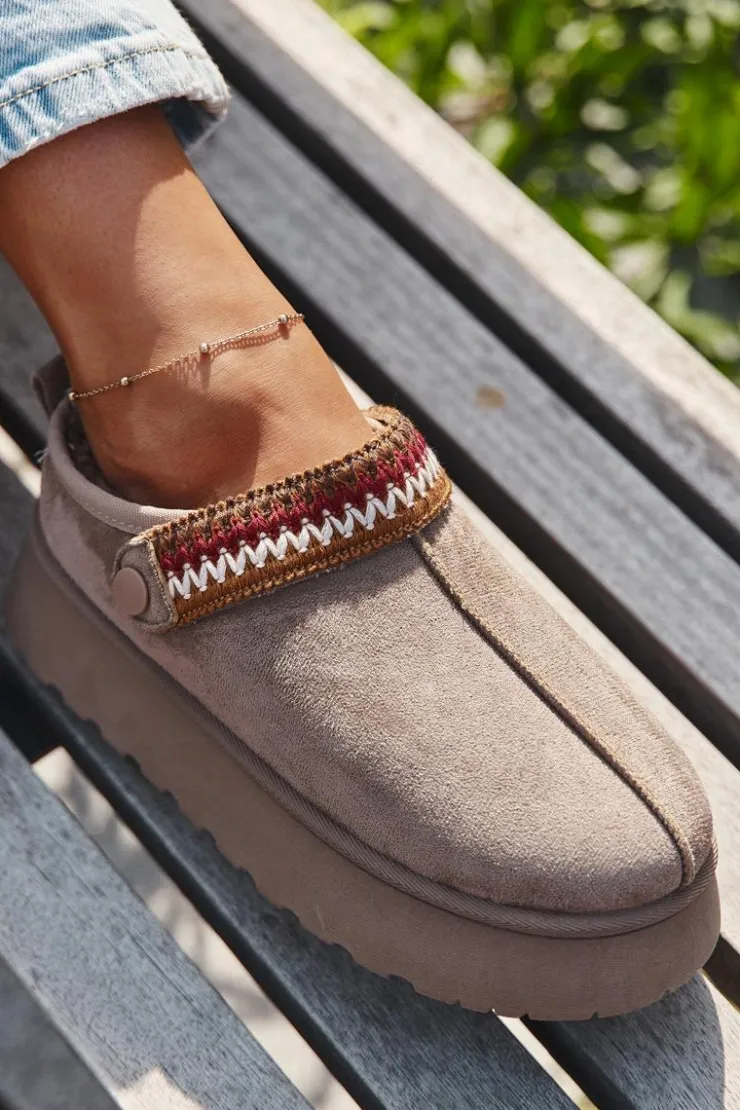 New Boto Śniegowce Damskie Niskie Z Ruchomym Paskiem I Haftem Na Platformie Ciemnobeżowe Lyrisse Beżowy