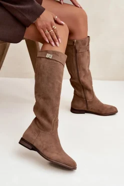 Boto Kozaki Ocieplane|Kozaki Płaskie*Ocieplane Kozaki Damskie Na Płaskim Obcasie Z Paskiem I Srebrnym Detalem Ciemnobeżowe Geraline