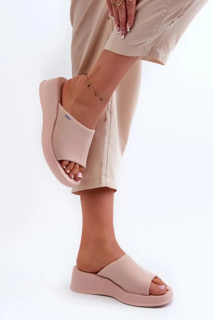 Outlet ZAXY Pachnące Klapki Damskie Na Koturnie LL285083 Jasnoróżowe