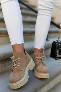 Damskie Boto Półbuty Na Masywnej Podeszwie Nicole 2701/060 Beżowe