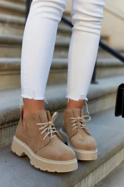 Damskie Boto Półbuty Na Masywnej Podeszwie Nicole 2701/060 Beżowe