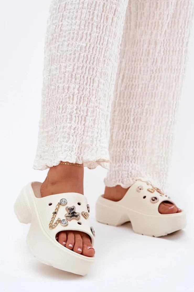 New Boto Piankowe Klapki Damskie Na Masywnej Platformie Ze Złotymi Przypinkami Ecru Ivoriel