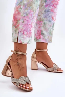 Boto Sandałki Na Niskim Obcasie Z Dżetami Różowe Złoto Monra