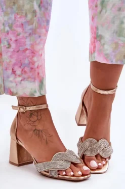 Boto Sandałki Na Niskim Obcasie Z Dżetami Różowe Złoto Monra