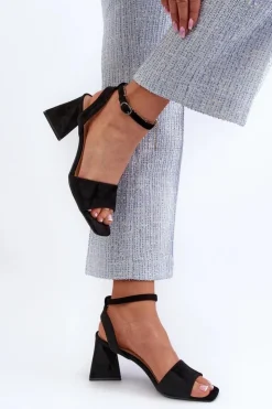 Damskie Buty damskie Vinceza Sandały Damskie Na Obcasie Z Eko Zamszu Vinceza 17328 Czarne