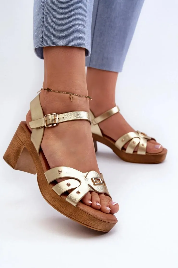 Damskie Evento Sandały Damskie Na Obcasie Z Eko Skóry Złote Assames