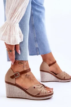 Damskie Boto Sandały Damskie Na Plecionym Koturnie Ciemnobeżowe Judith