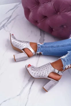 Outlet Buty damskie Vinceza Sandały Damskie Na Słupku Ażurowe z Dżetami Srebrne Hendrix