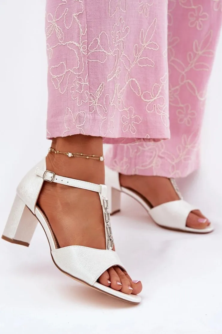 Damskie Evento Sandały Damskie Na Słupku Z Ozdobnym Paskiem Eko Skóra Białe Triavera