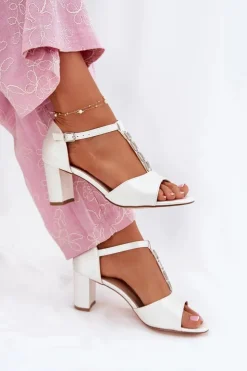 Damskie Evento Sandały Damskie Na Słupku Z Ozdobnym Paskiem Eko Skóra Białe Triavera