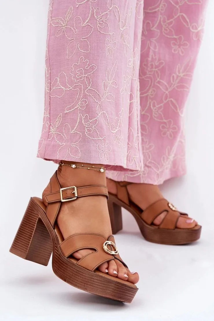 Damskie Evento Sandały Damskie Na Słupku Ze Złotą Ozdobą Camel Nusorilis