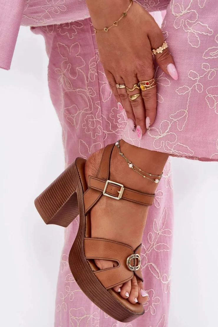 Damskie Evento Sandały Damskie Na Słupku Ze Złotą Ozdobą Camel Nusorilis