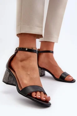 Damskie Boto Sandały Damskie Z Eko Skóry Na Zdobionym Obcasie Czarne Wiatalia