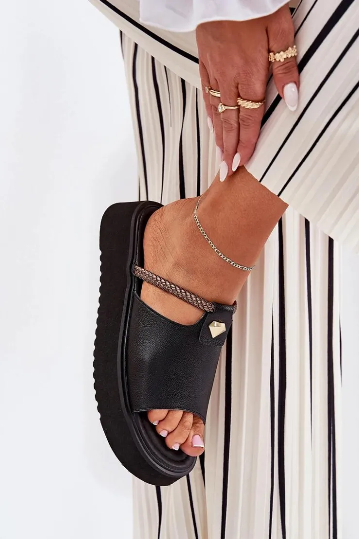 Online Damskie buty S.Barski Skórzane Klapki Damskie Na Platformie Z Ozdobnym Paskiem D&A MK51-475 Czarne