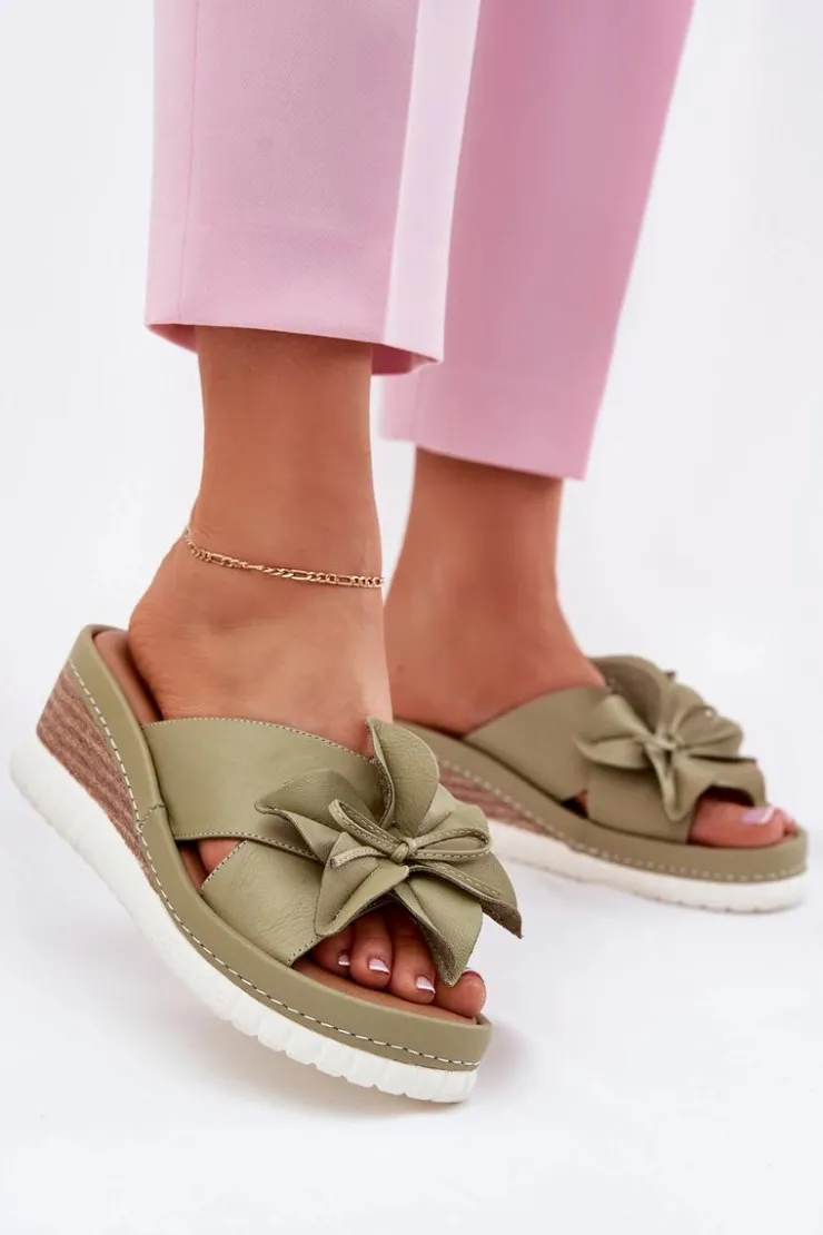 Damskie Artiker Skórzane Klapki Damskie Na Koturnie Z Ozdobnym Kwiatem 52C0503 Zielone