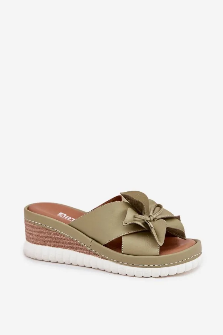 Damskie Artiker Skórzane Klapki Damskie Na Koturnie Z Ozdobnym Kwiatem 52C0503 Zielone