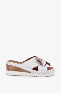 Artiker Skórzane Klapki Damskie Na Koturnie Z Ozdobnym Kwiatem 52C0537 Białe Biały