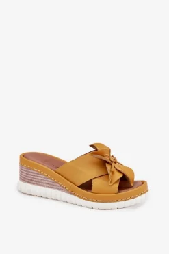 Damskie Artiker Skórzane Klapki Damskie Na Koturnie Z Ozdobnym Kwiatem 52C0504 Żółte