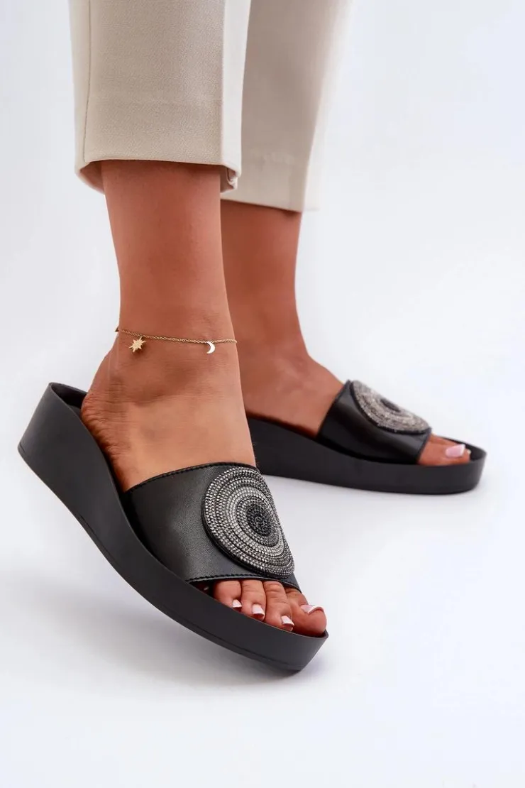 New Damskie buty S.Barski Skórzane Klapki Damskie Z Ozdobą S.Barski KV27-019 Czarne