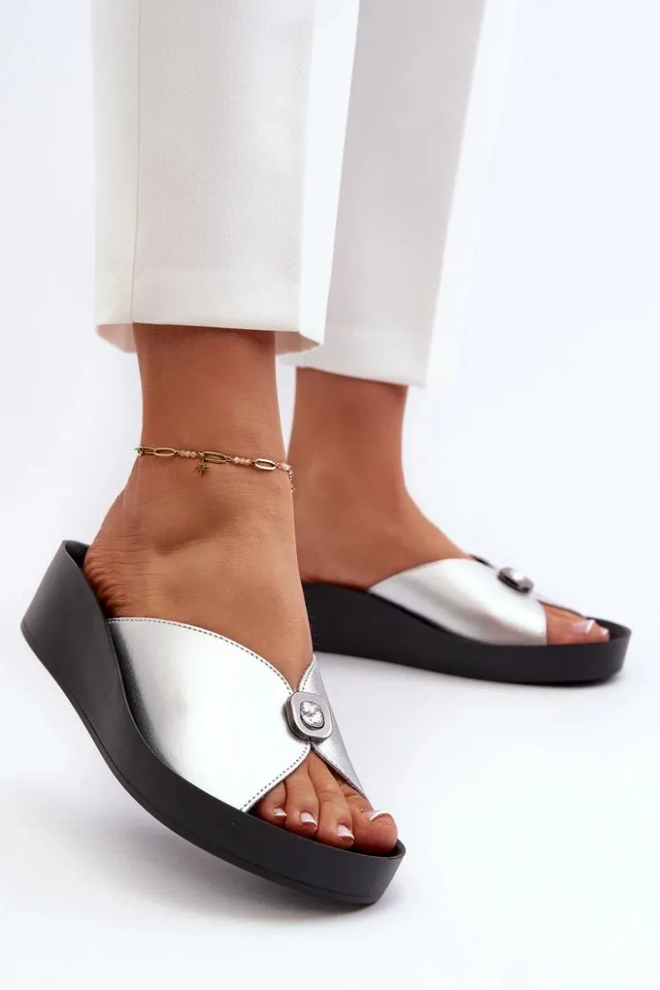 Damskie Damskie buty S.Barski Skórzane Klapki Damskie Z Ozdobą Srebrne S.Barski KV27-027