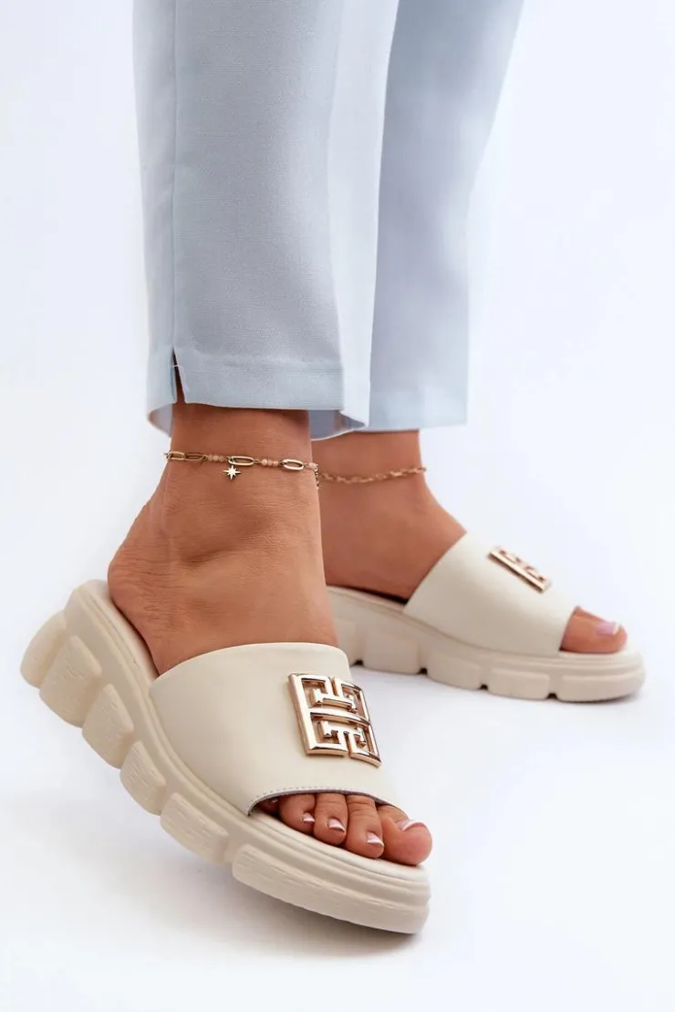 Damskie Buty damskie Vinceza Skórzane Klapki Damskie Ze Złotą Ozdobą Na Koturnie Vinceza 41444 Beżowe