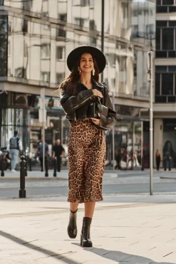 Damskie buty S.Barski Skórzane Lakierowane Botki Damskie Na Masywnym Słupku Ocieplane D&A CR42-189 Czarne