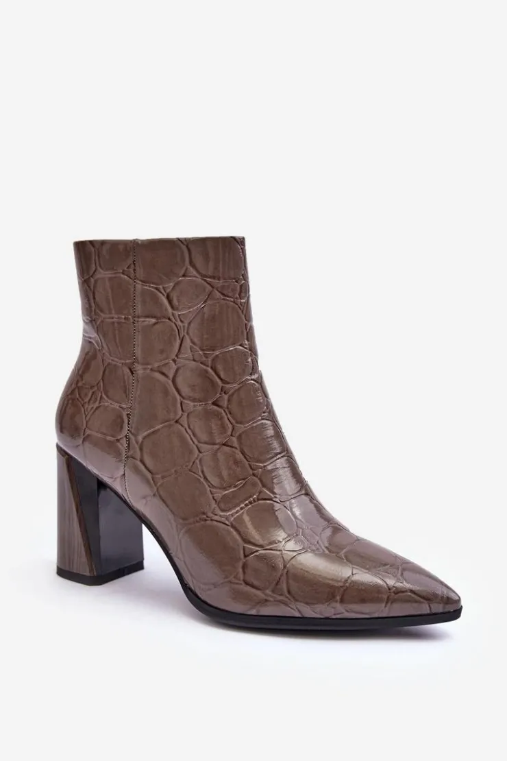 Damskie buty S.Barski Skórzane Lakierowane Botki Na Słupku S.Barski MR870-58 Ciemnobeżowe