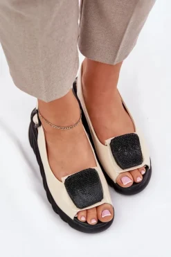 Damskie Artiker Skórzane Lakierowane Sandały Damskie Na Koturnie z Ozdobą 56C1567 Beżowe