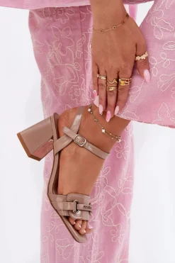 Online Evento Skórzane Lakierowane Sandały Damskie Na Słupku Beżowe Mevonelle Beżowy