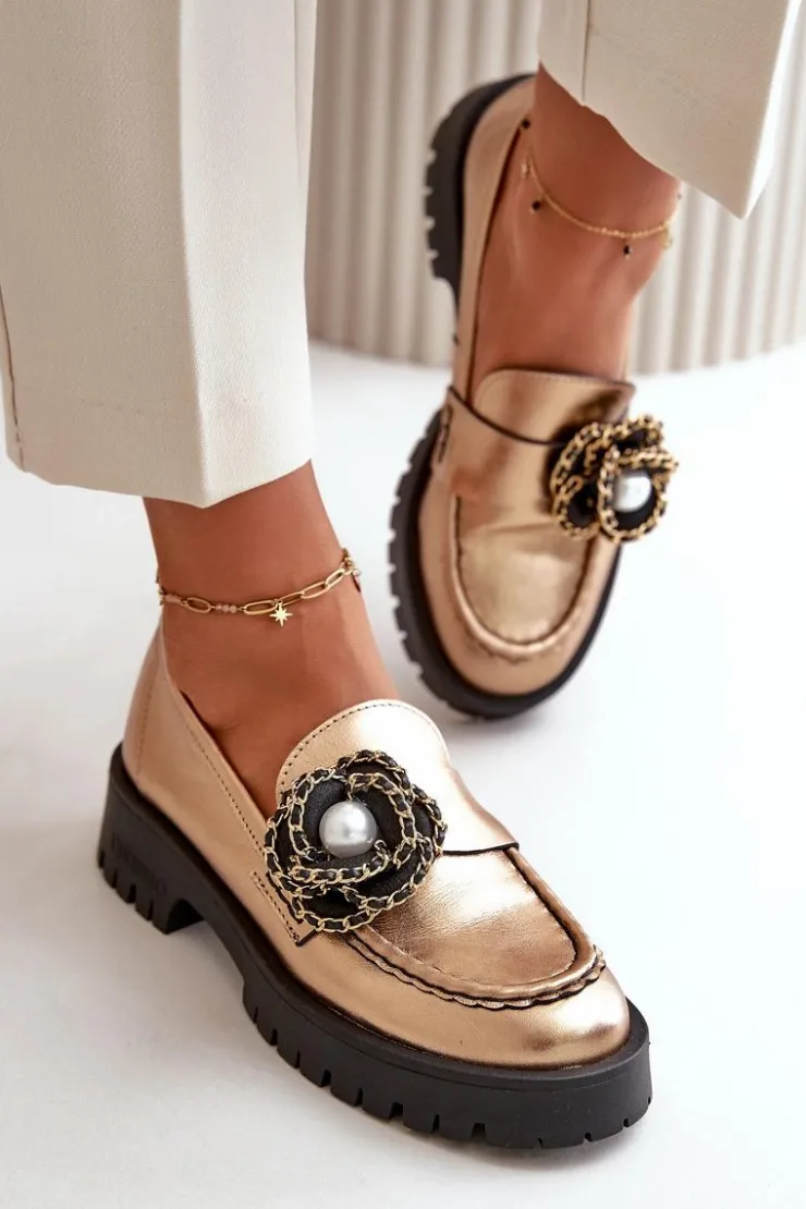 Outlet CheBello Skórzane Mokasyny Damskie Ozdobione Kwiatkiem Złote 4520