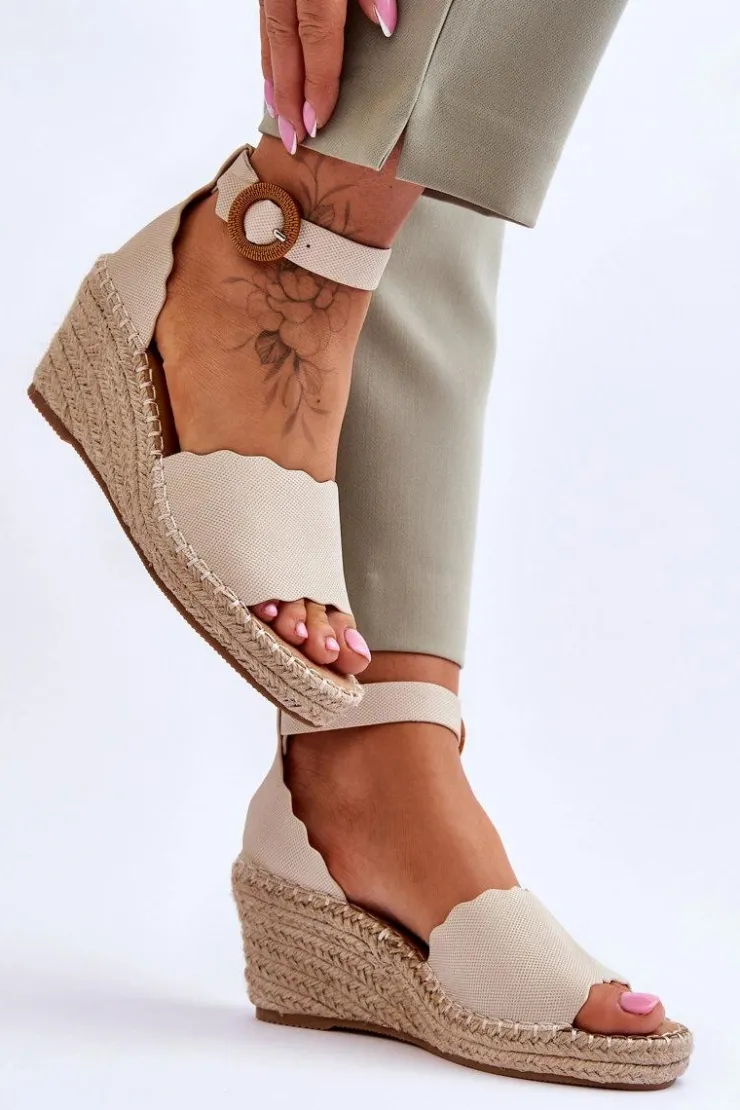 Discount Evento Skórzane Sandały Na Koturnie Comfort Shoe Beżowe Verola