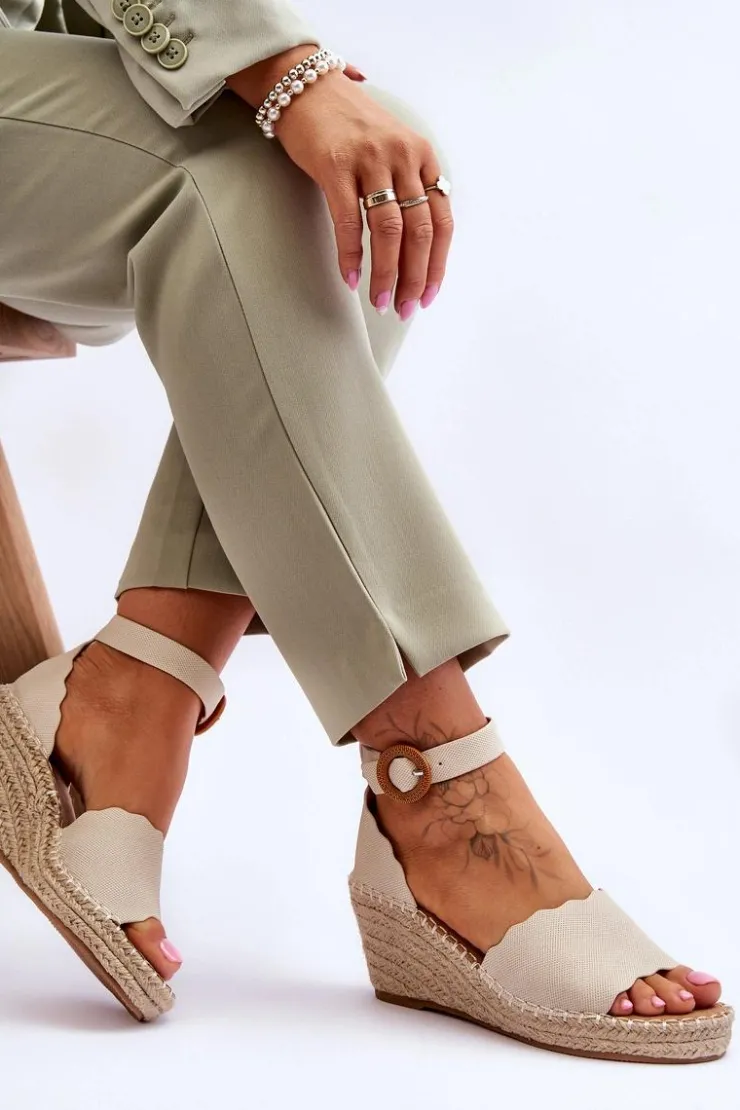 Discount Evento Skórzane Sandały Na Koturnie Comfort Shoe Beżowe Verola