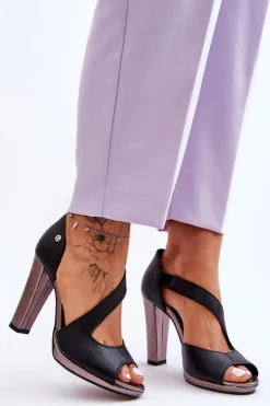 Outlet Maciejka Skórzane Sandały Na Obcasie Wsuwane 06083-01 Czarne