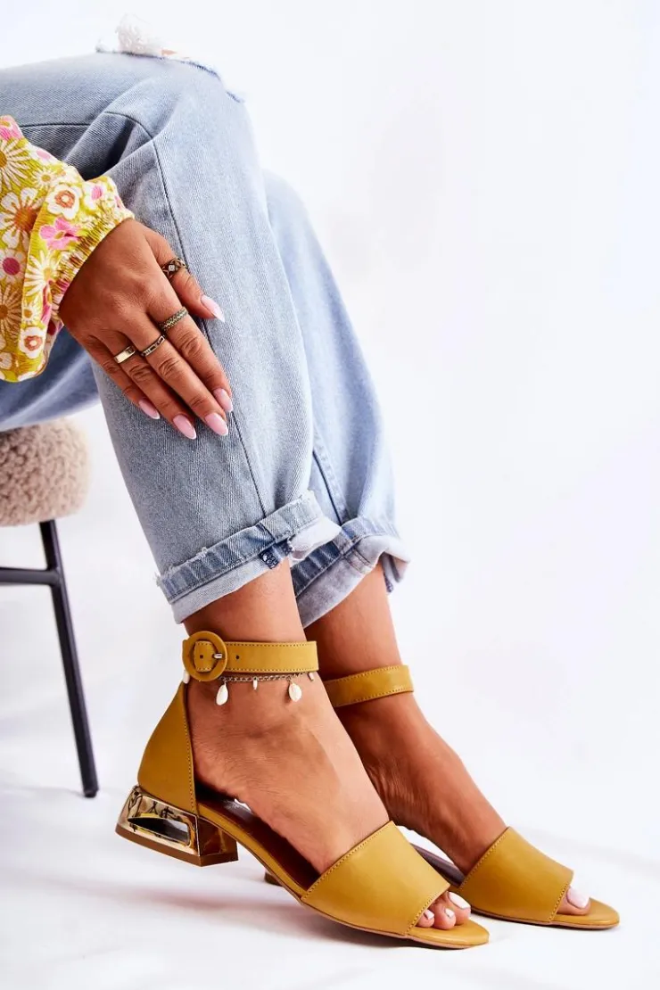 Discount Laura Messi Skórzane Sandały Na Złotym Obcasie 2143 Ciemnożółte