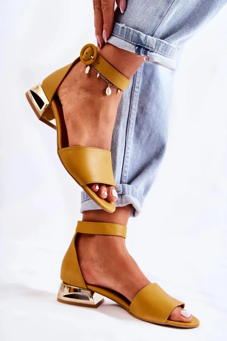 Discount Laura Messi Skórzane Sandały Na Złotym Obcasie 2143 Ciemnożółte