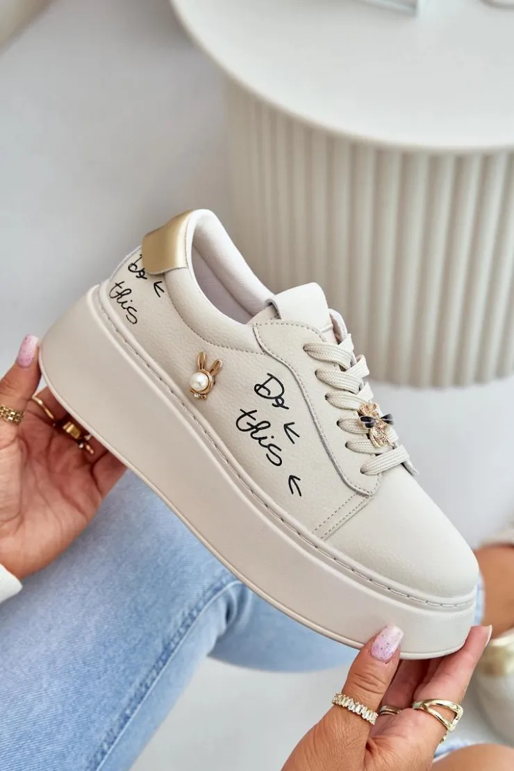 Buty damskie Vinceza Sneakersy Damskie*Skórzane Sneakersy Damskie Na Platformie Z Przypinkami I Napisem Vinceza 89102 Beżowe Beżowy