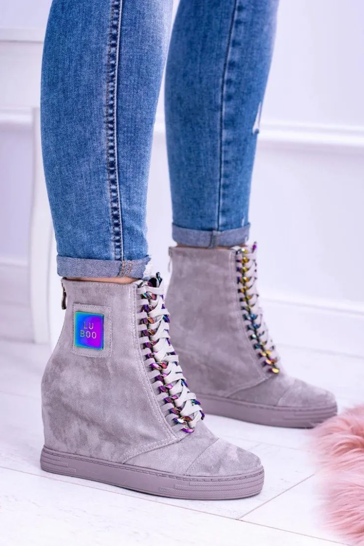Boto Sneakersy Damskie*Sneakersy damskie Lu Boo Szare Zamszowe z Opalizującymi Łańcuchami Monica