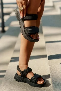 Big Star Shoes Sportowe Sandały Damskie Na Platformie Big Star RR274A077 Czarne Czarny