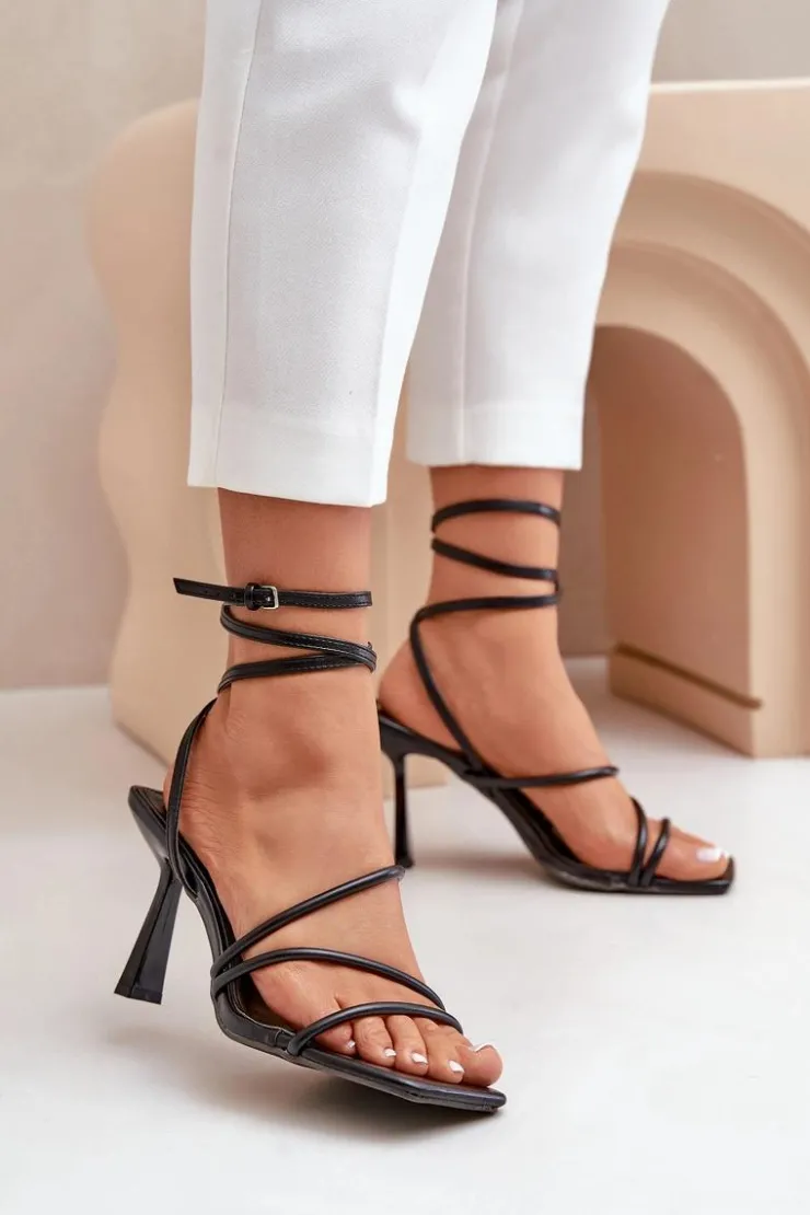 Damskie Boto Stylowe Sandały Na Szpilce Z Paskami Czarne Saredi