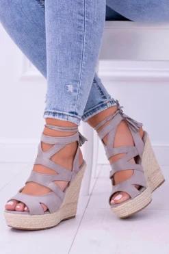 Online Boto Szare Zamszowe Sandały Na Koturnie Nowelio