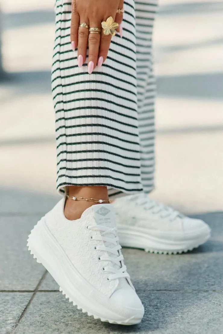 Damskie Lee Cooper Trampki Damskie Z Haftem Na Platformie LCW-25-31-3465L Białe