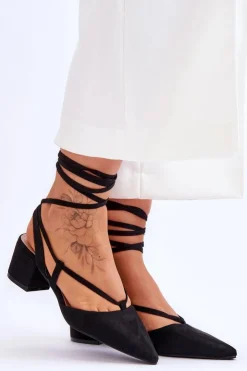 Boto Wiązane Czółenka Na Niskim Słupku W Szpic Czarne Carlotte