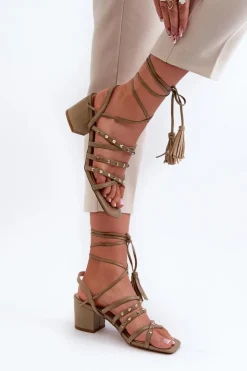 Evento Sandały Na Obcasie*Wiązane Sandały Na Niskim Obcasie Ozdobione Ćwiekami Zielone Chrisele Zielony