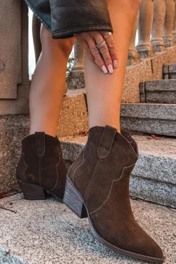 Sale Boto Wsuwane Botki Kowbojki Damskie Z Naturalnego Zamszu Czekoladowe Beretta Brązowy