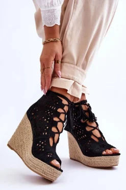 Hot Boto Zamszowe Ażurowe Botki Na Koturnie Czarne Berthe