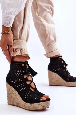 Hot Boto Zamszowe Ażurowe Botki Na Koturnie Czarne Berthe