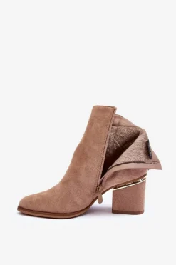 Hot Boto Zamszowe Botki Na Obcasie Z Biżuteryjną Ozdobą Ciemnobeżowe Jadirel