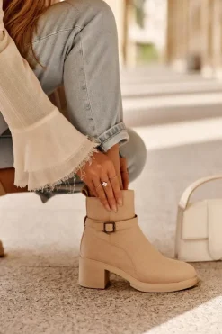 Discount Boto Zamszowe Botki Z Klamrą Beżowe Neste